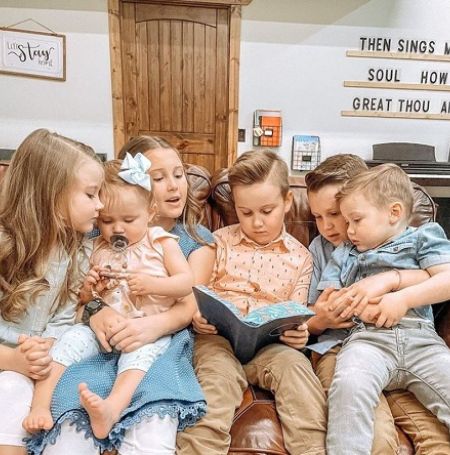 Anna Duggar and Josh Duggar are welcoming seventh kids soon.